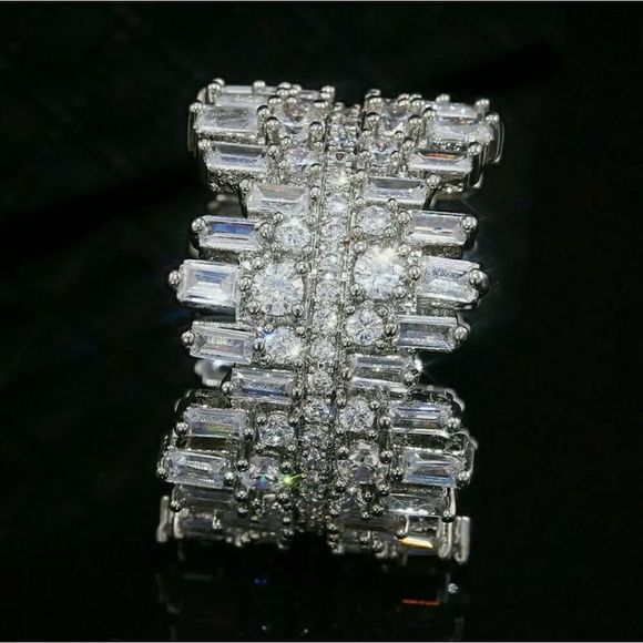 Luxury White Sapphire Round Ring - Picture 5 of 5